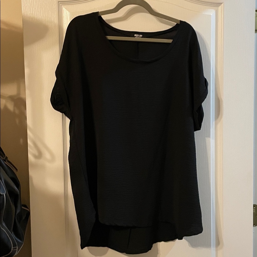 Jolie & Joy Black Short Sleeve Top
